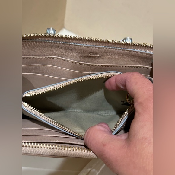 Chloe Bow Vanilla Long Leather Zip Wallet - Picture 4 of 10